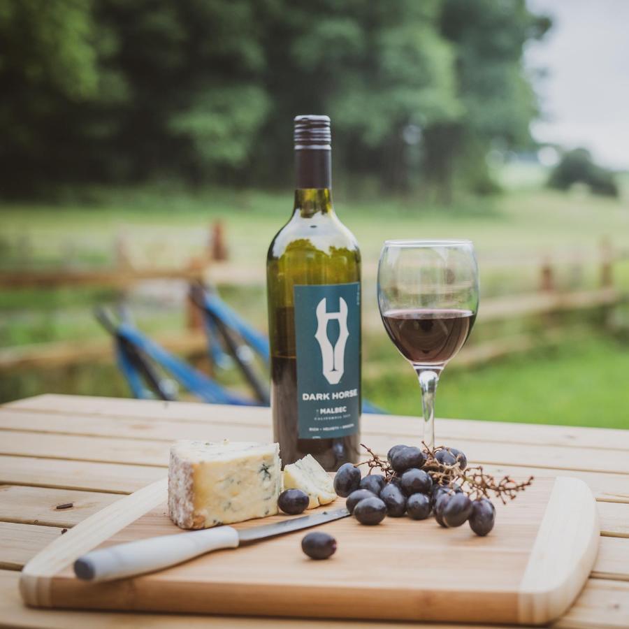 Hidden Wood Glamping And The Hideaway Cabin Warminster Bagian luar foto