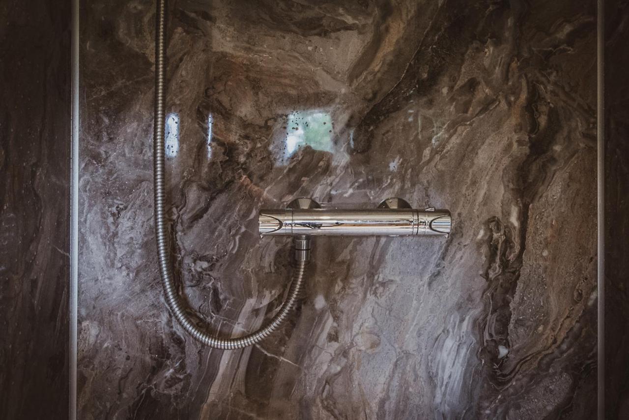 Hidden Wood Glamping And The Hideaway Cabin Warminster Bagian luar foto