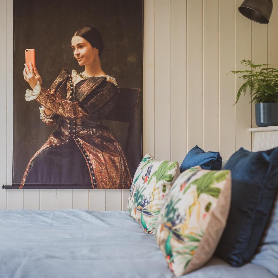 Hidden Wood Glamping And The Hideaway Cabin Warminster Bagian luar foto
